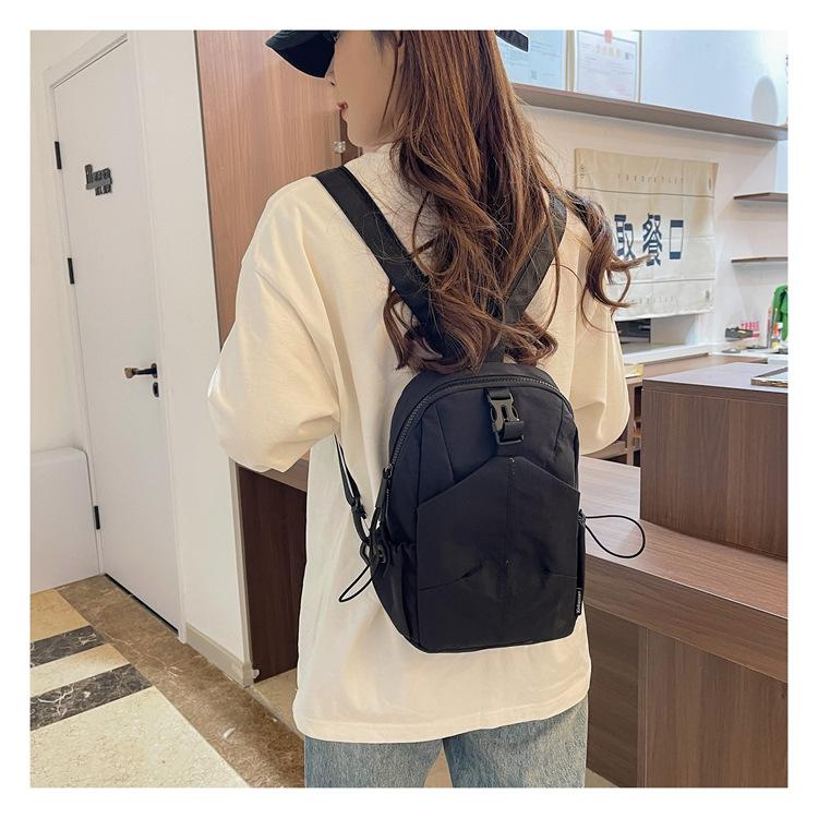 Women's Backpack, Light and Large Capacity, Suitable for Outdoor Travel.