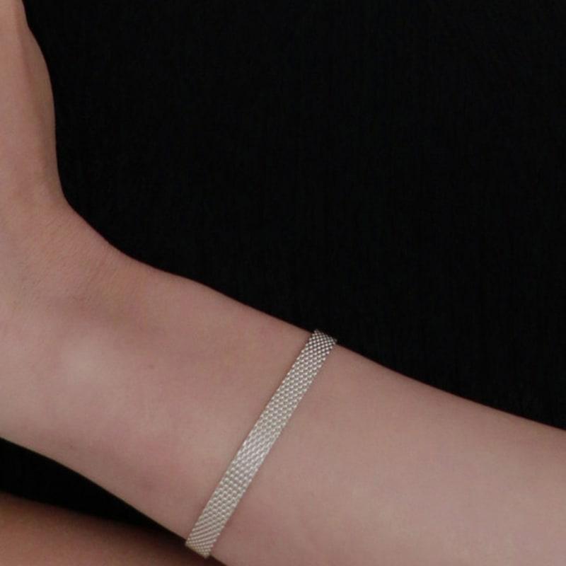 Less is more silver fabou bracelet