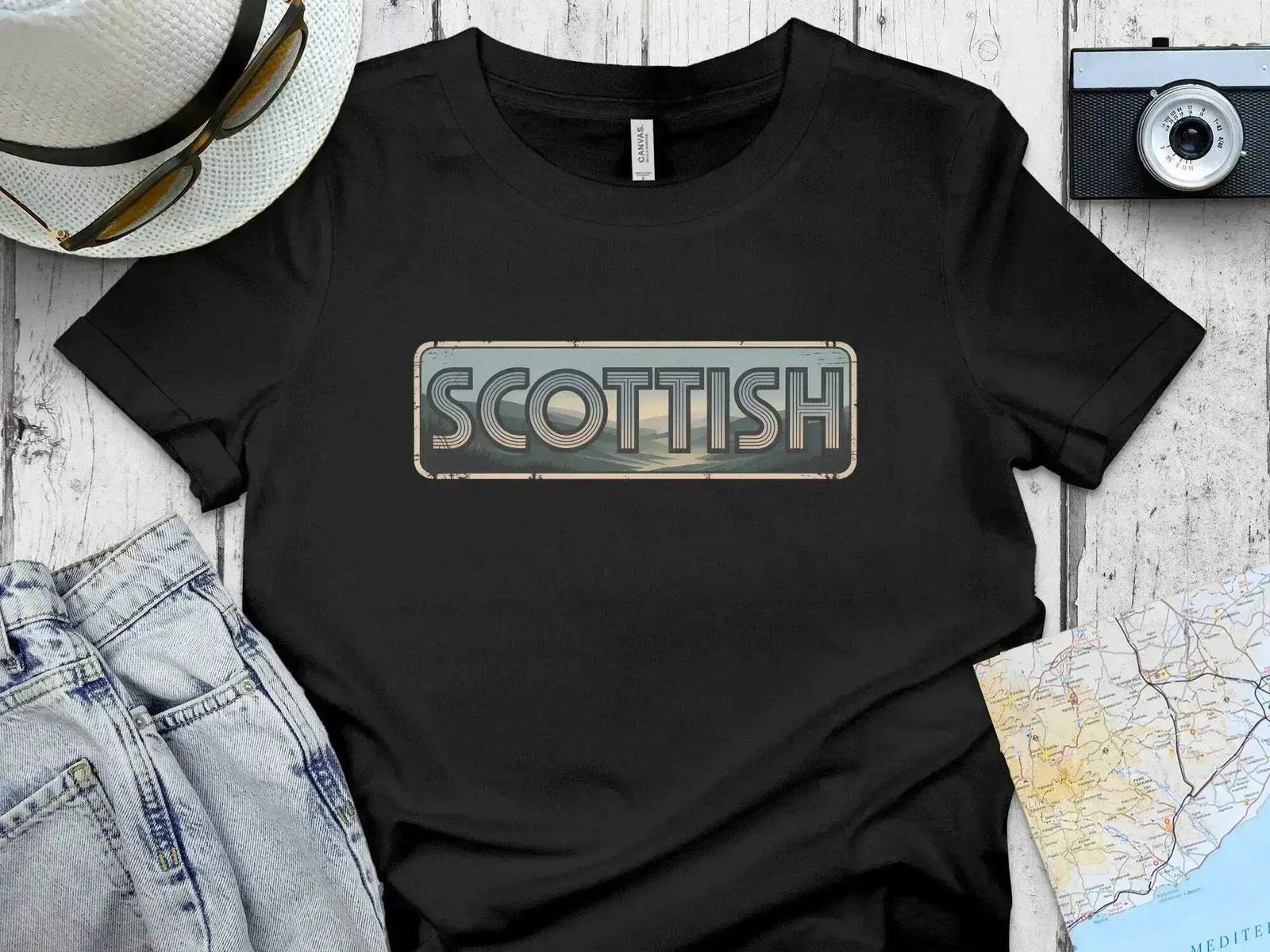 Vintage Scottish Landscape Design T-Shirt S