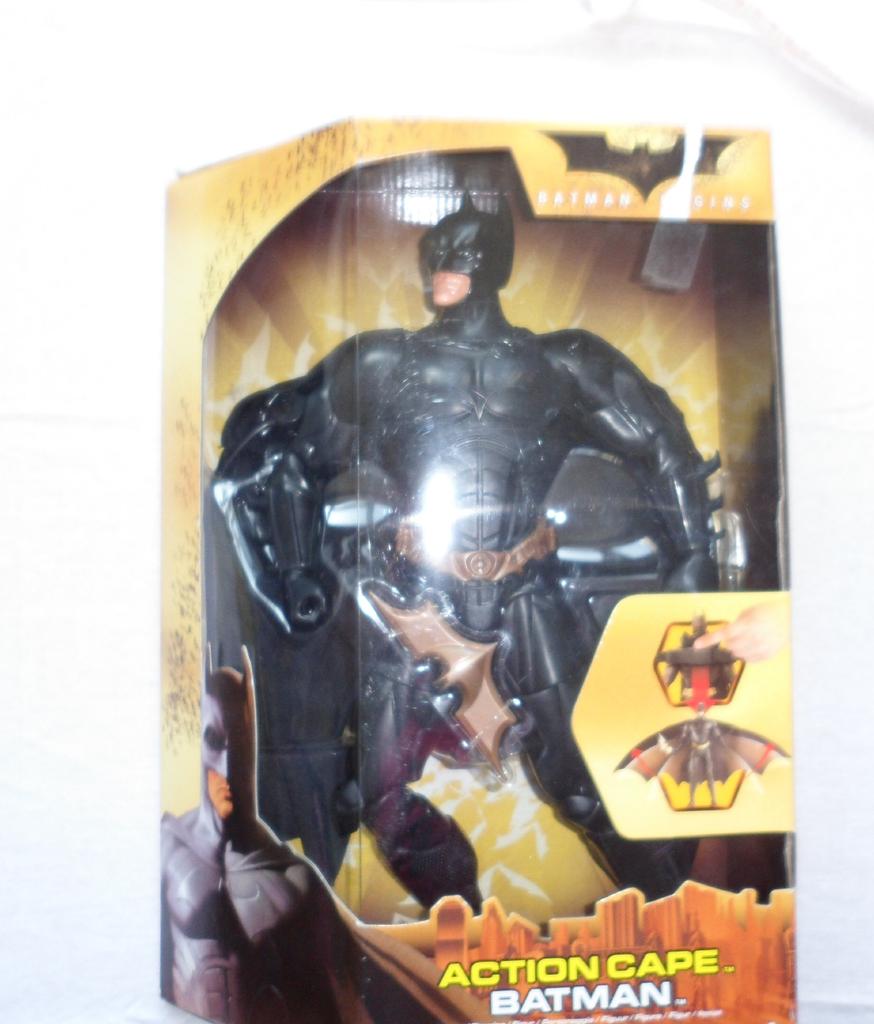 Batman začíná 14palcový akční Cape Batman