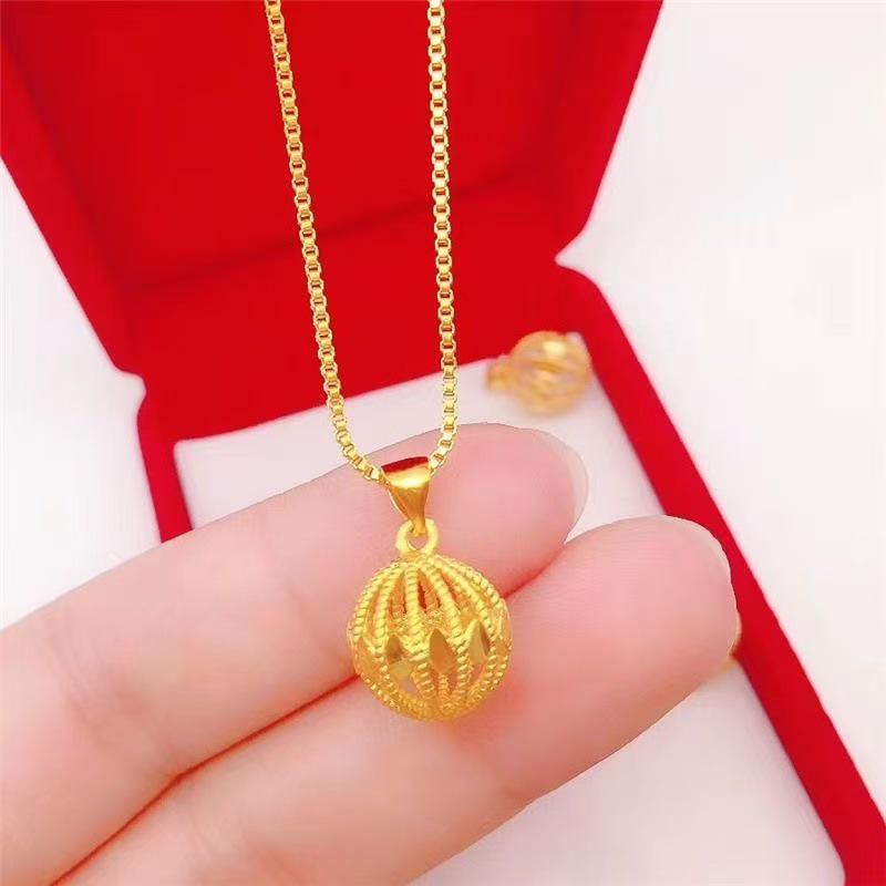 Gold Hydrangea Hollow Box Chain Necklace for Women - Exquisite, Versatile Clavicle Jewelry