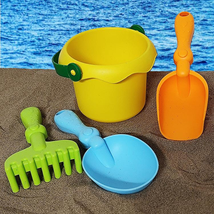 Kids' Sand and Snow Play Set: Shovel, Digging Tools and Beach Toys