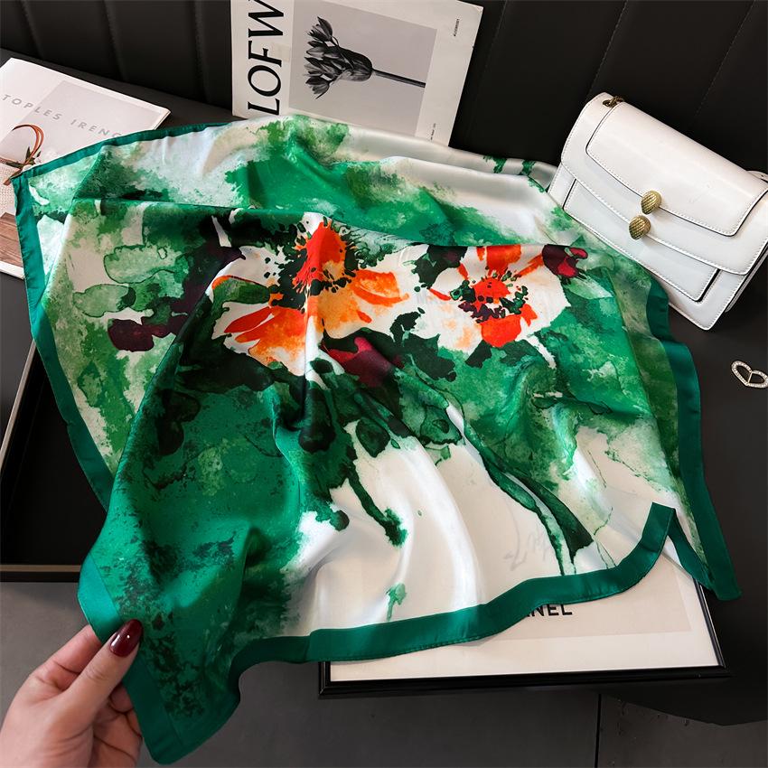 

Елегантний квадратний шовковий шарф з принтом листя гінкго – універсальна хустка на весну та літо 70x70cm (1-3cm error)