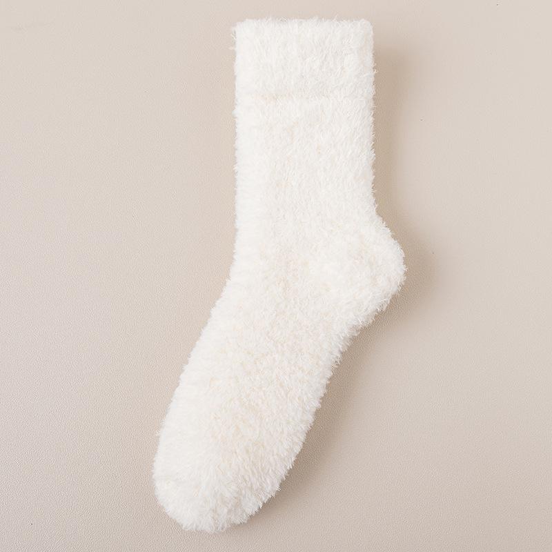 Coral Velvet Women's Mid-Calf Socks: Thick, Non-Shedding, Fleece-Lined for Autumn/Winter Warmth, Ideal for Sleep, Postpartum, and Home Use