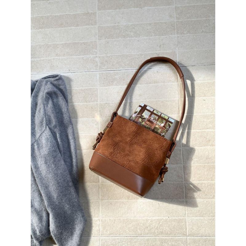 

Замшева сумка осінь та зима проста нова жіноча сумка на плече дизайн зі вставками ретро сумка-відро жіноча