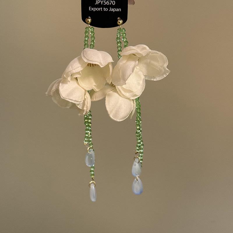 

Silver needle fabric flower glass beaded fringed earrings sweet small fresh temperament stud earrings light luxury high-end earrings