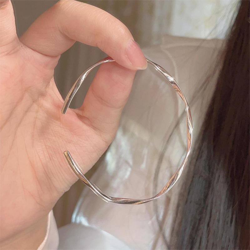Women s Sweet Fishtail Double-Layer Mobius Bracelet: Stackable, Versatile, Unique Jewelry