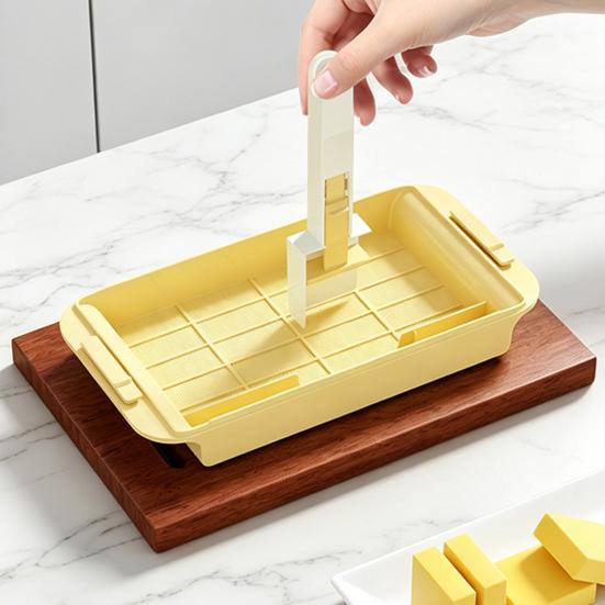 Butter Box Transparent Fresh Preservation Container with Lid And Adjustable Dosage Spoon Design Butter Keeper for Kitchen Refrigerator