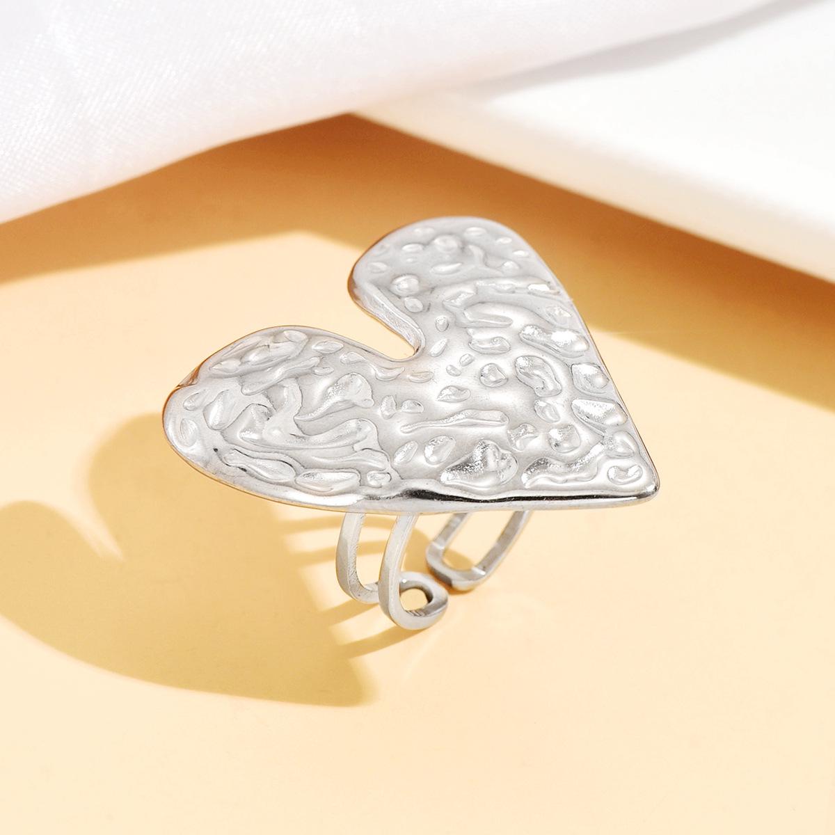 18K Gold Stainless Steel Hammer Texture Heart Ring
