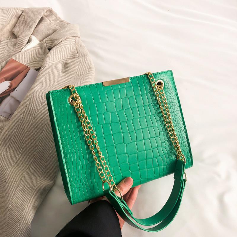 Stylish Women's Tote Bag Chic Chain Crossbody Fashionable And Sleek Handbag