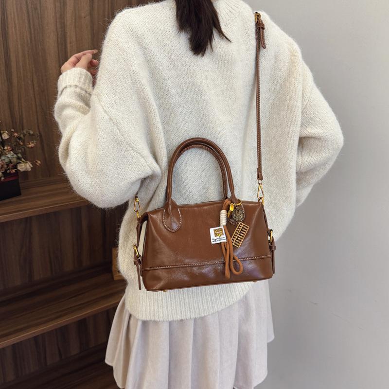 2025 Autumn and Winter New Women's Bags Niche Retro Handbags Versatile Pillow Bags Medieval High-end Shoulder Messenger Bags