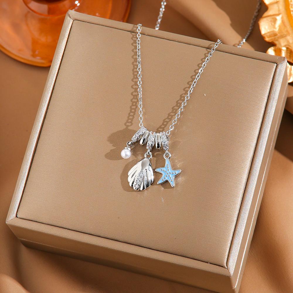 Four Leaf Clover Pendant Necklace For Women Fashionable Zircon Crystal Adjustable Chain Delicate And Versatile Jewelry