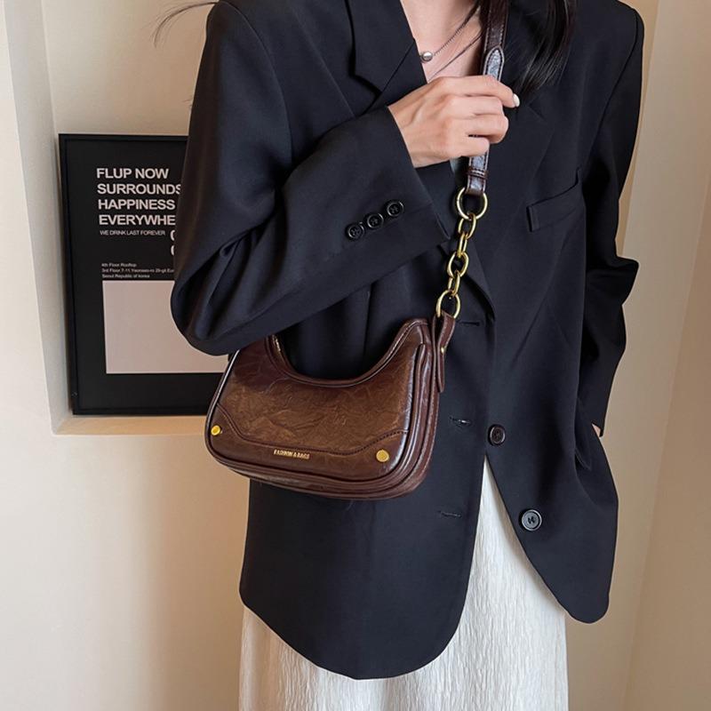 Underarm bag women's new autumn and winter messenger women's bag high-end light luxury niche single shoulder crescent bag luggage