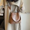 Bag Women's New Versatile New Trendy Spring and Summer Retro Shoulder Large Capacity Broadband Messenger Bucket Bag