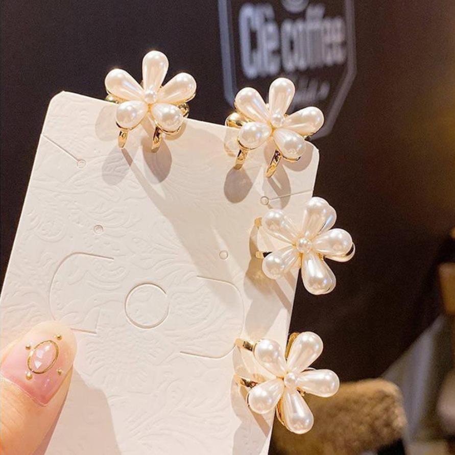 4 st Söta Mini Blomma Hårklämmor Klor Kvinnor Flickor Färgstarka BlomsterHårnålar Söta Små Huvudbonader Hårklämmor Accessoarer