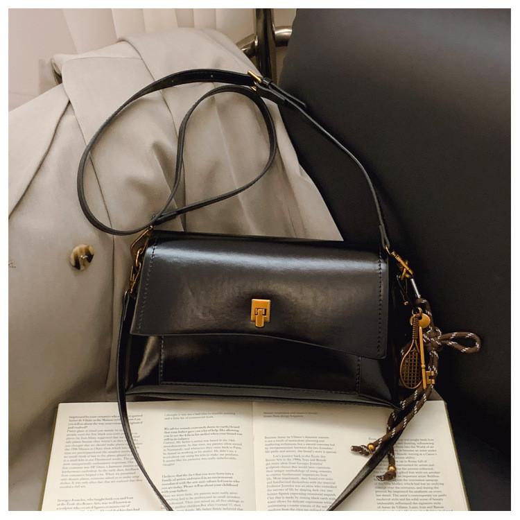 IELGY Retro Oil Wax Leather Underarm Bag Simple Commuter Fashion All-Match One-Shoulder Small Square Bag