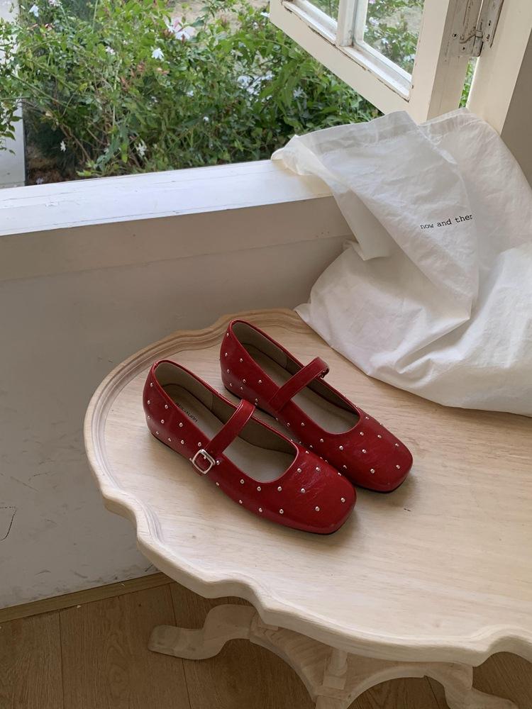 Inner heightening version retro gypsy star riveted ballet single shoes women's spring and autumn one-word buckle with shallow mouth Mary Jane shoes