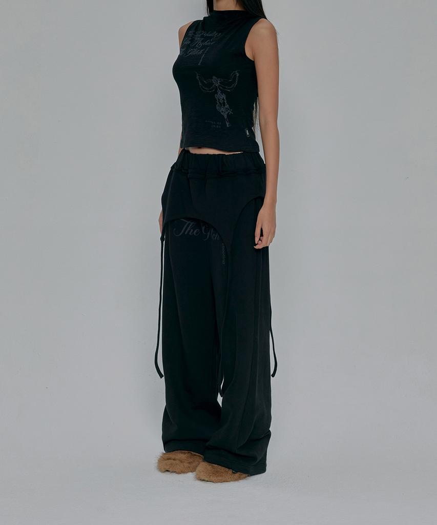 Gillaakaibeu Overlap Script Sweatpants_Black