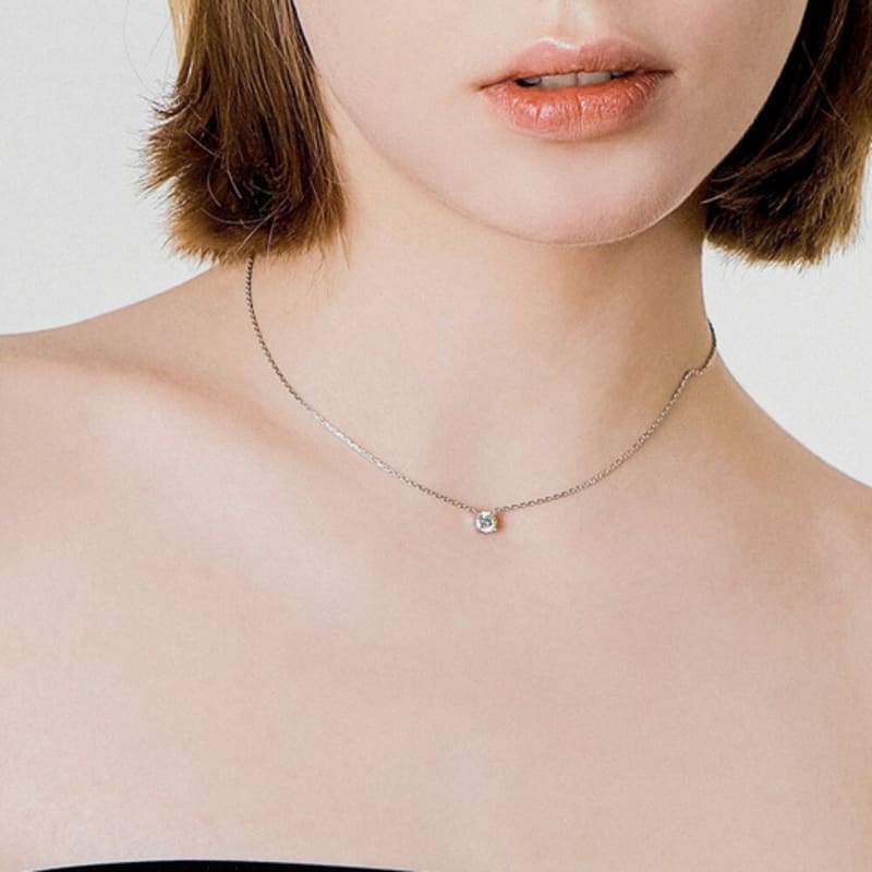 SÖNDAGS DISCOKLUBB STERLING MOISSANIT 0,5ct HALSBAND