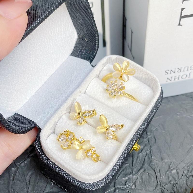 [Golden Mang Yayun] Imitation Opal Flower Butterfly Opening Ring Medieval Vintage Zircon Stacked Ring