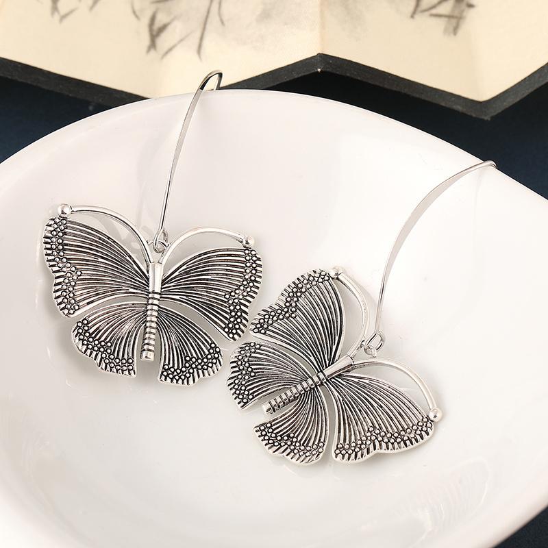 Creative Vintage Butterfly Shaped Silvery Plated Pendant Earrings Women's Exquisite Vacation Festival Jewelry Accessories Crafts