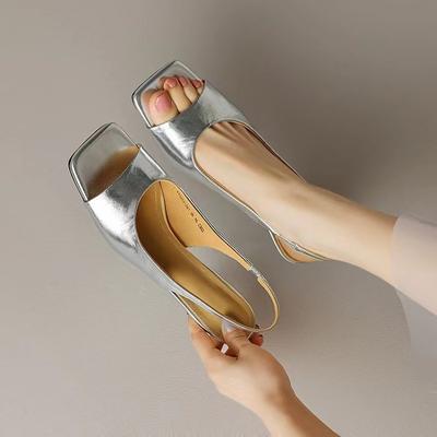 Sandali con tacco quadrato open-toe semplici con retro vuoto temperamento Romano sottili francesi tacchi alti donna estate primavera 2025 nuovi modelli