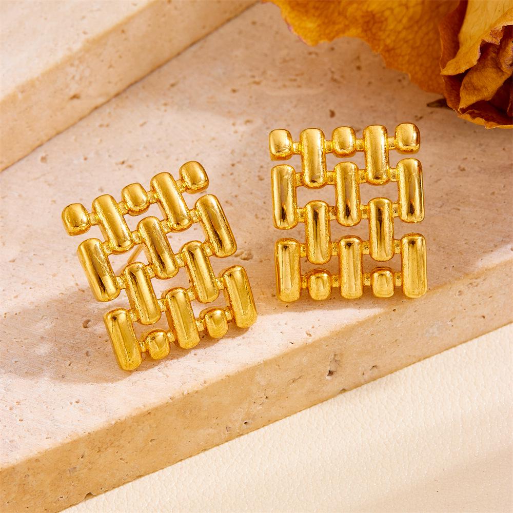 European Style Hammered Texture Water Drop Earrings in 18K Gold-Plated Titanium Steel - Eco-friendly and Colorfast Jewelry.