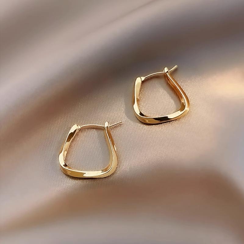 

Ladies Fashion Earrings Metal Irregular Alloy Earrings Jewelry One Size золотий