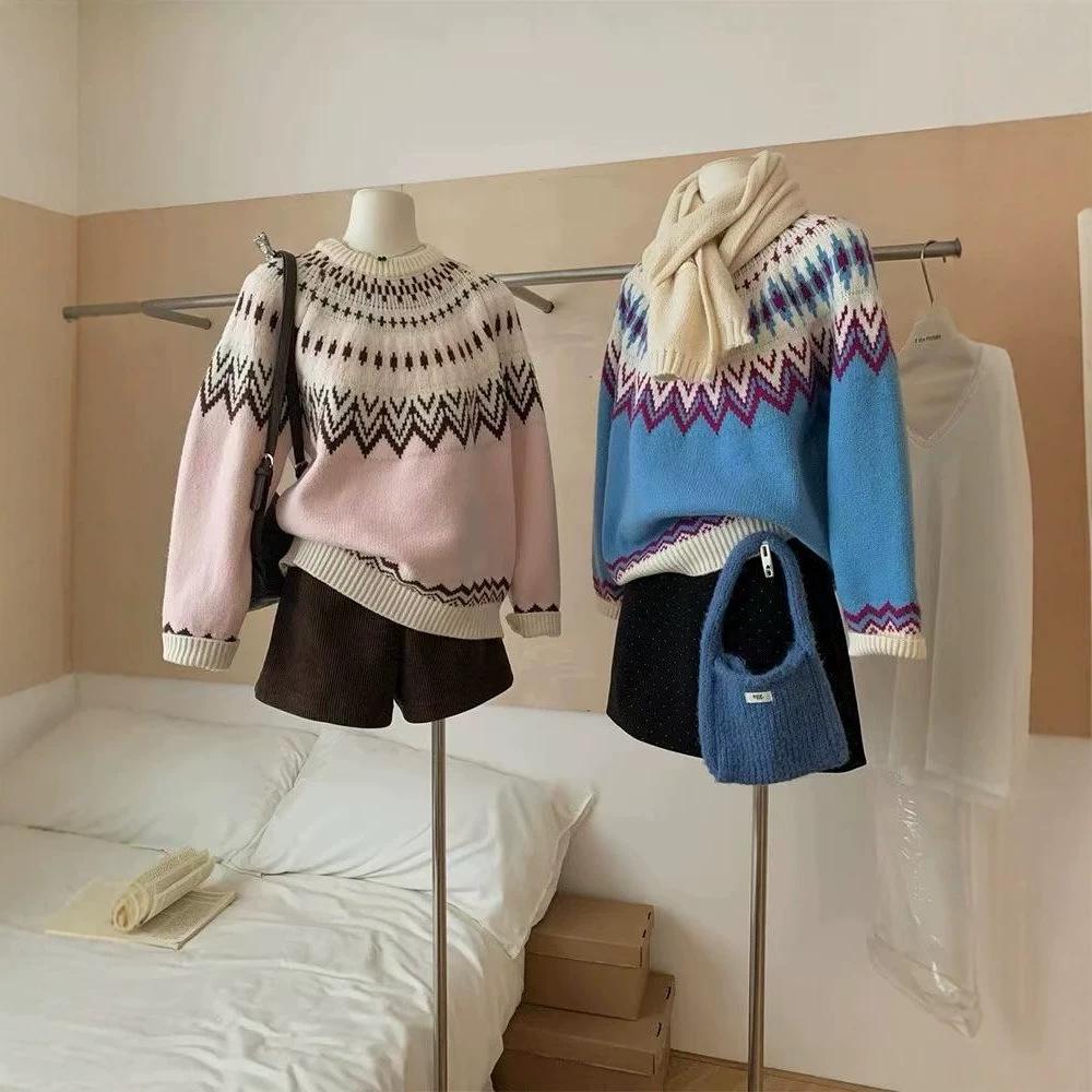 Women's Korean Retro Knit Sweater: Pink Diamond Patchwork Round Neck Jacquard Pullover for Autumn/Winter.