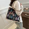 Chic Vintage Tote Bag For Women With Spacious Interior In Trendy Spring Colors