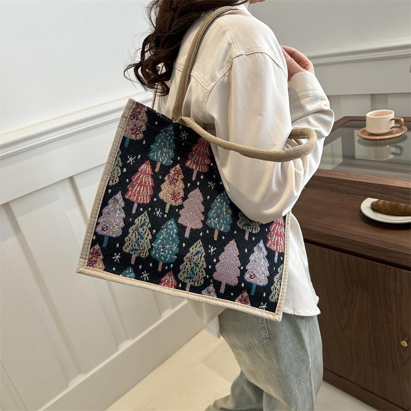 Chic Vintage Tote Bag For Women With Spacious Interior In Trendy Spring Colors