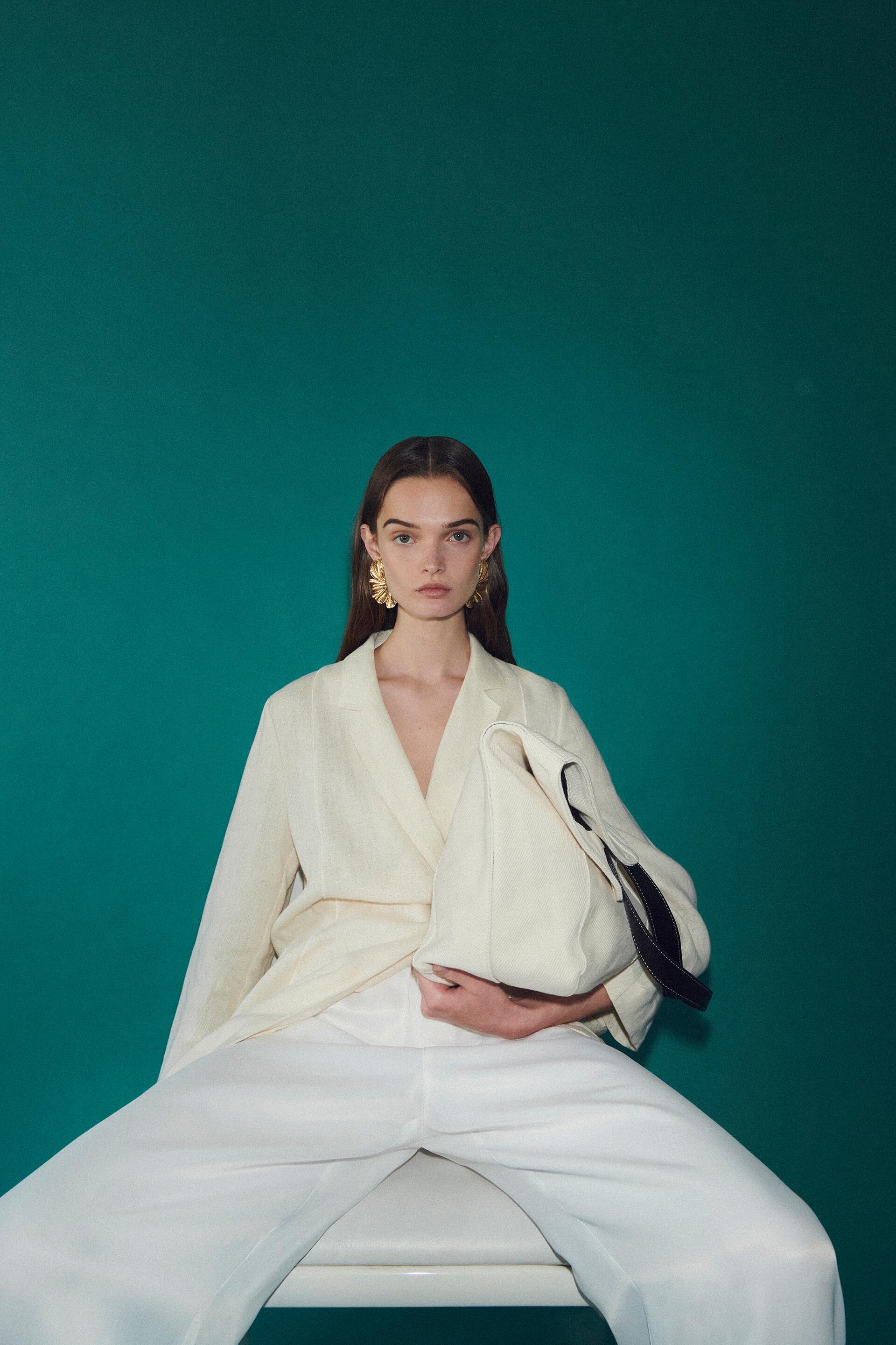 

LINEN COAT WITH VENTS - LIMITED EDITION