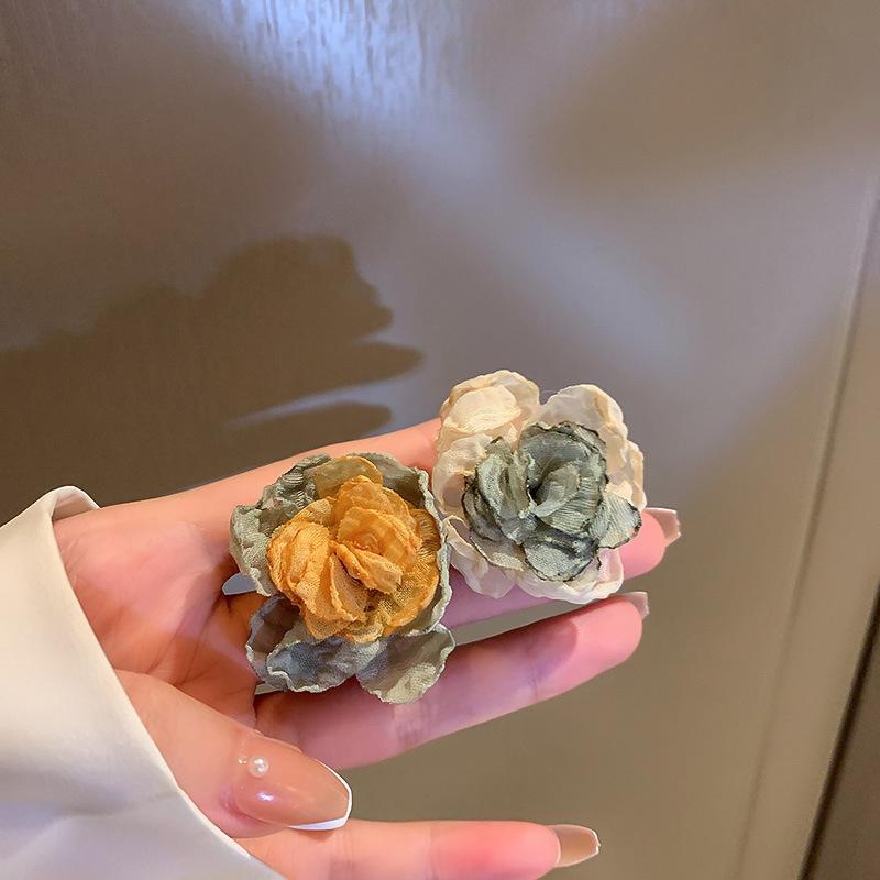 Love mesh flower earrings personalized Internet celebrity same stud earrings small fresh sweet new earrings women