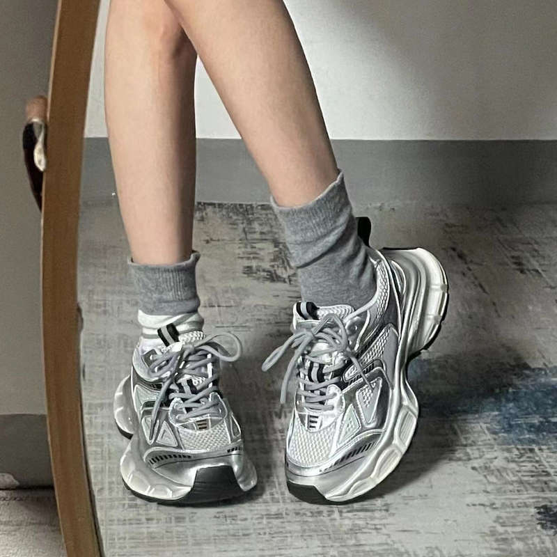Popular dad shoes women's 2025 new autumn models show small feet, thick soles increase height, silver casual mesh sneakers women