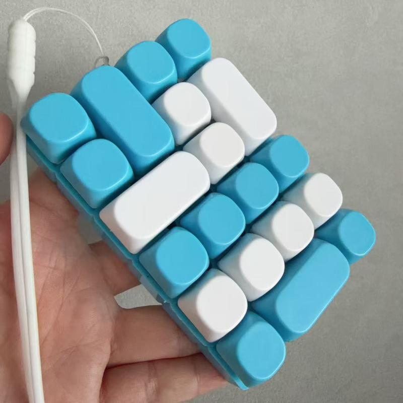 Fidget Button Keychain Toy Mini Keyboard Shape Stress Relief Sensory Toy for Kids Party Bag Fillers Gift
