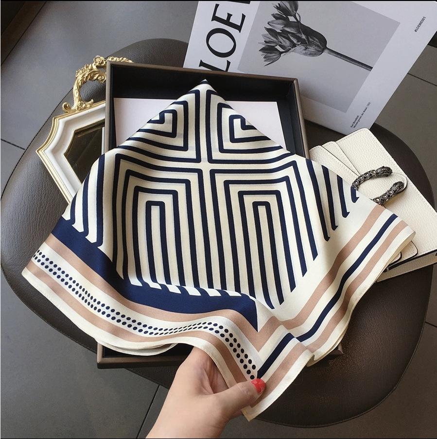 High sense 71 small square scarf silk scarf retro minimalist new professional scarf satin printed silk scarf women's scarf