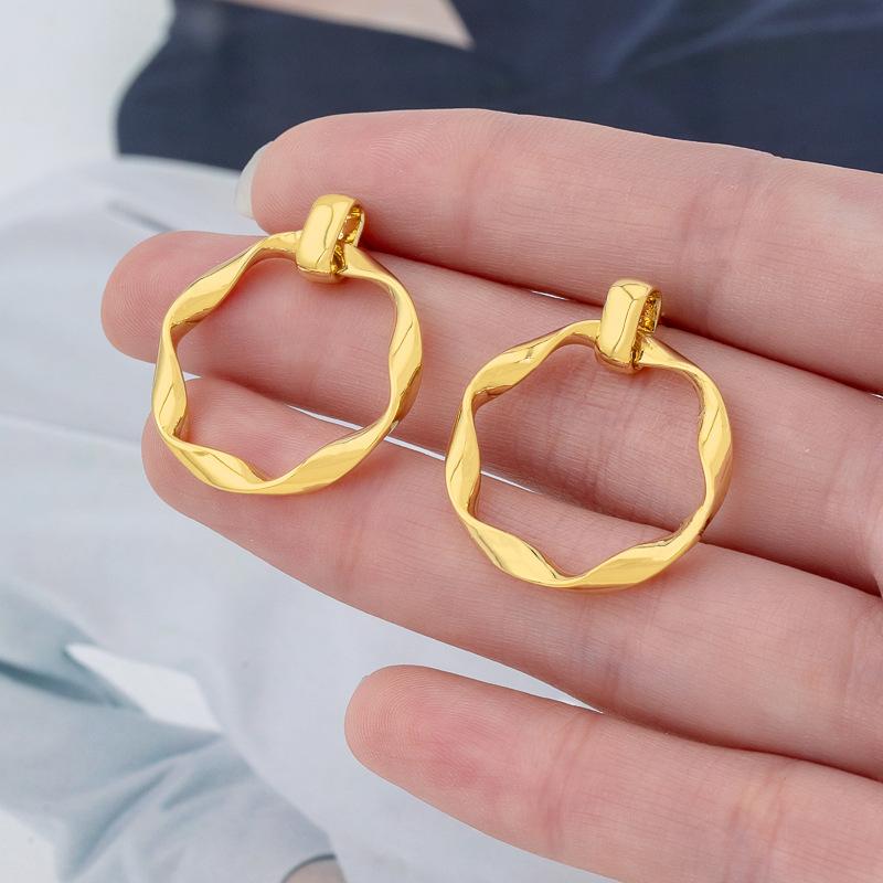 European and American personality simple geometric earrings women irregular retro circle stud earrings niche light luxury Internet celebrity earrings