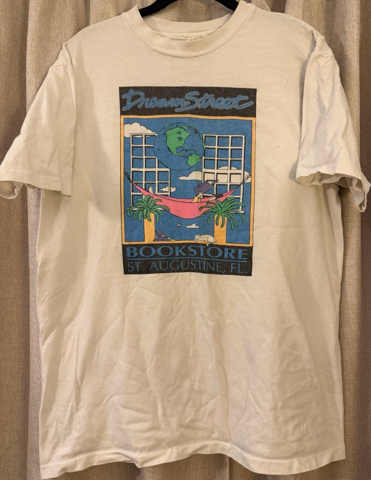 

Vintage Hanes Beefy-T White Crew Neck Graphic St. Augustine Bookstore T-Shirt S разноцветный