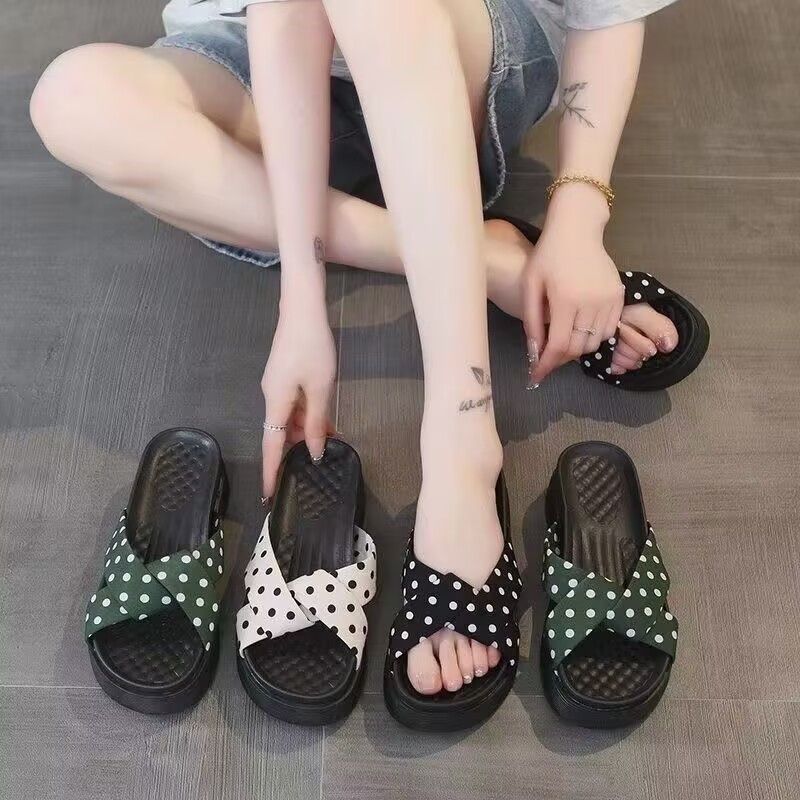 Cool Slippers Outer Wear Heightening Non-slip Deodorant Silent Ins Tide Super Fire Beach Soft-soled Platform Women's Shoes