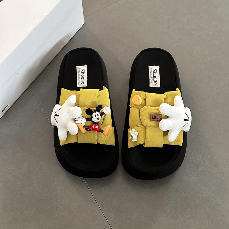 

Милые пляжные шлепанцы на толстой подошве с Микки, лето 2025, новая модная универсальная повседневная мультяшная обувь, женские шлепанцы на перемычке 40 жёлтый