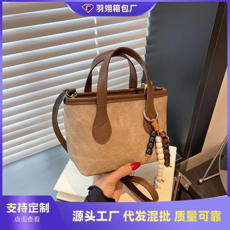 Niche High-end Small Bag Women's New Trendy and Versatile Shoulder Messenger Bag Fashionable Portable Bucket Bag