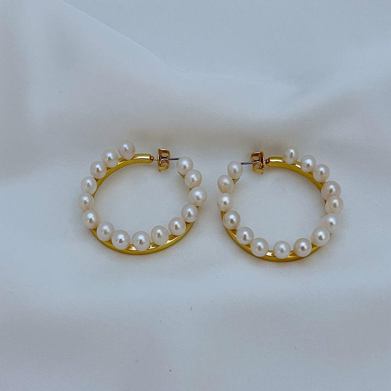 

European & American Fashion Luxurious Freshwater Pearl Metal Earrings for Women