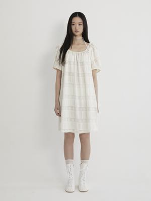 Inner Museum Flower Crochet Shirring Dress (Ivory)