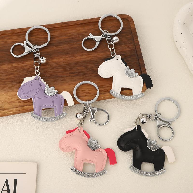 Damen Leder Tierkreiszeichen Pferd Schlüsselanhänger Tasche Anhänger Ornament Cartoon Pony Schaukelpferd Schlüsselanhänger Neujahrs Segensgeschenk