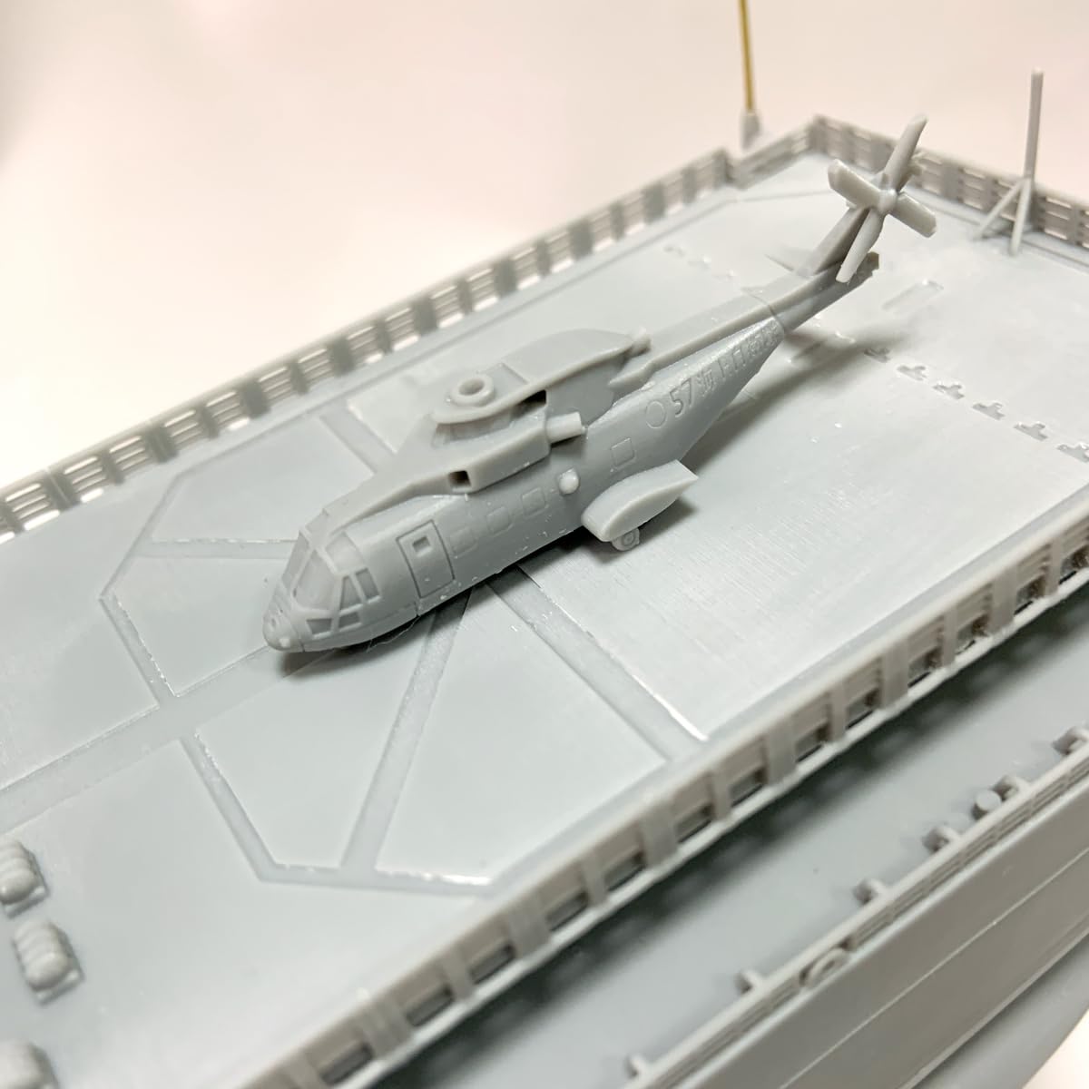 

Корабль 3-го класса вертолет 1/350 Масштаб AOS-5203 HIBIKI Аки (включая сапёр) серый
