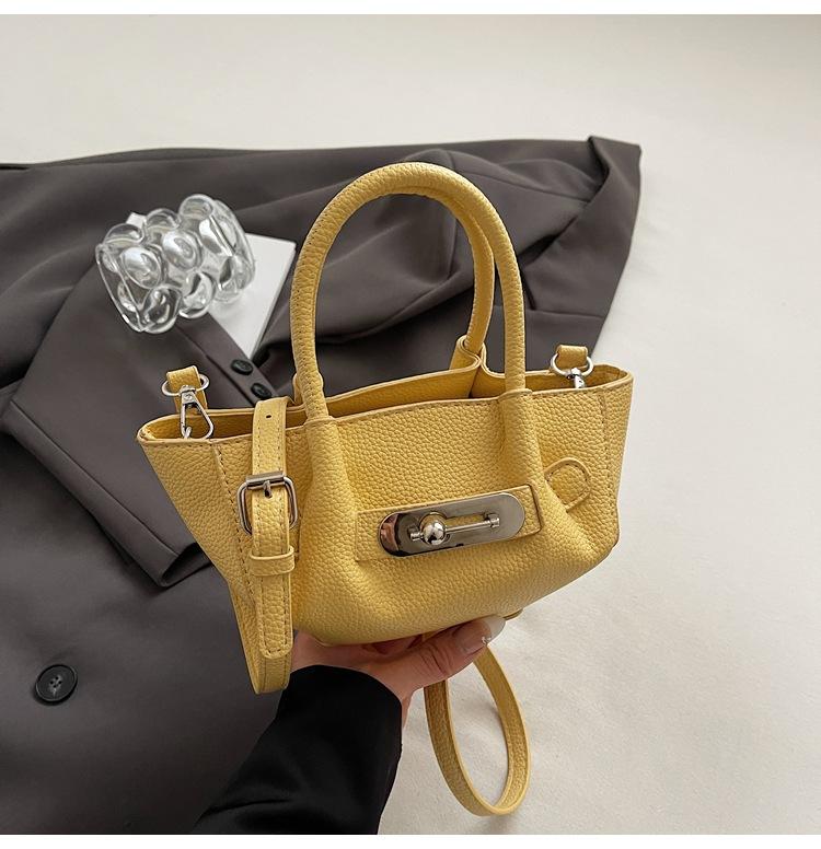 

Весна 2025 нишевый дизайн дорожная портативная маленькая сумка премиальная текстура сумка-мессенджер сумка-ведро на плечо женская сумка Kelly