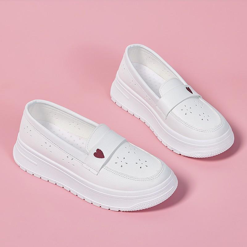 

Летние туфли медсестры с полыми вставками, увеличивающие рост, женские, на мягкой подошве, дышащие, на толстой подошве, не утомляющие ноги, рабочие белые туфли 41 белый