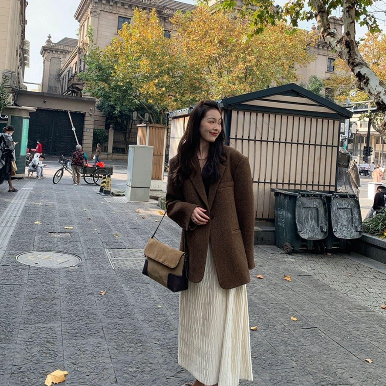 

Винтаж встречается с современностью: Стильная шерстяная куртка свободного покроя для женщин L кофейный