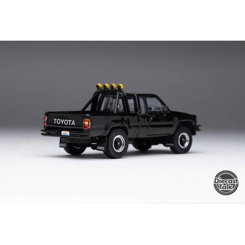 Продукция Gaincorp Diecasttalk x BoostGear Custom Product 164 Toyota 1985 Hilux 4x4 SR5 — фото 2