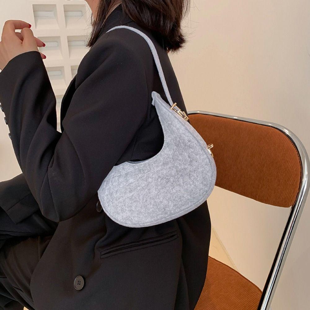 Korean Style Cloth Shoulder Bag Solid Color Felt Handbag Versatile Underarm Bag  Girls